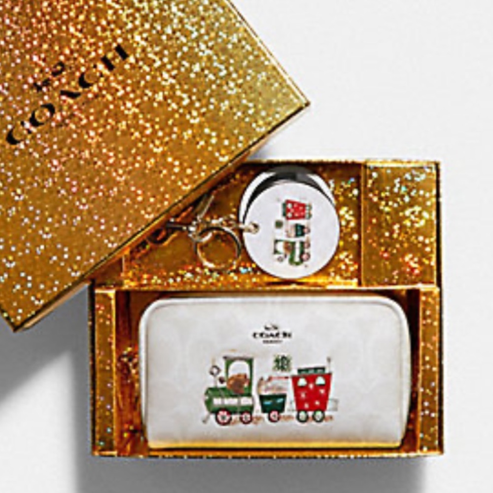 Limited EDITION 🔥Authentic COACH Leather Train cosmetic cs/Keychain - Picture 7 of 16
